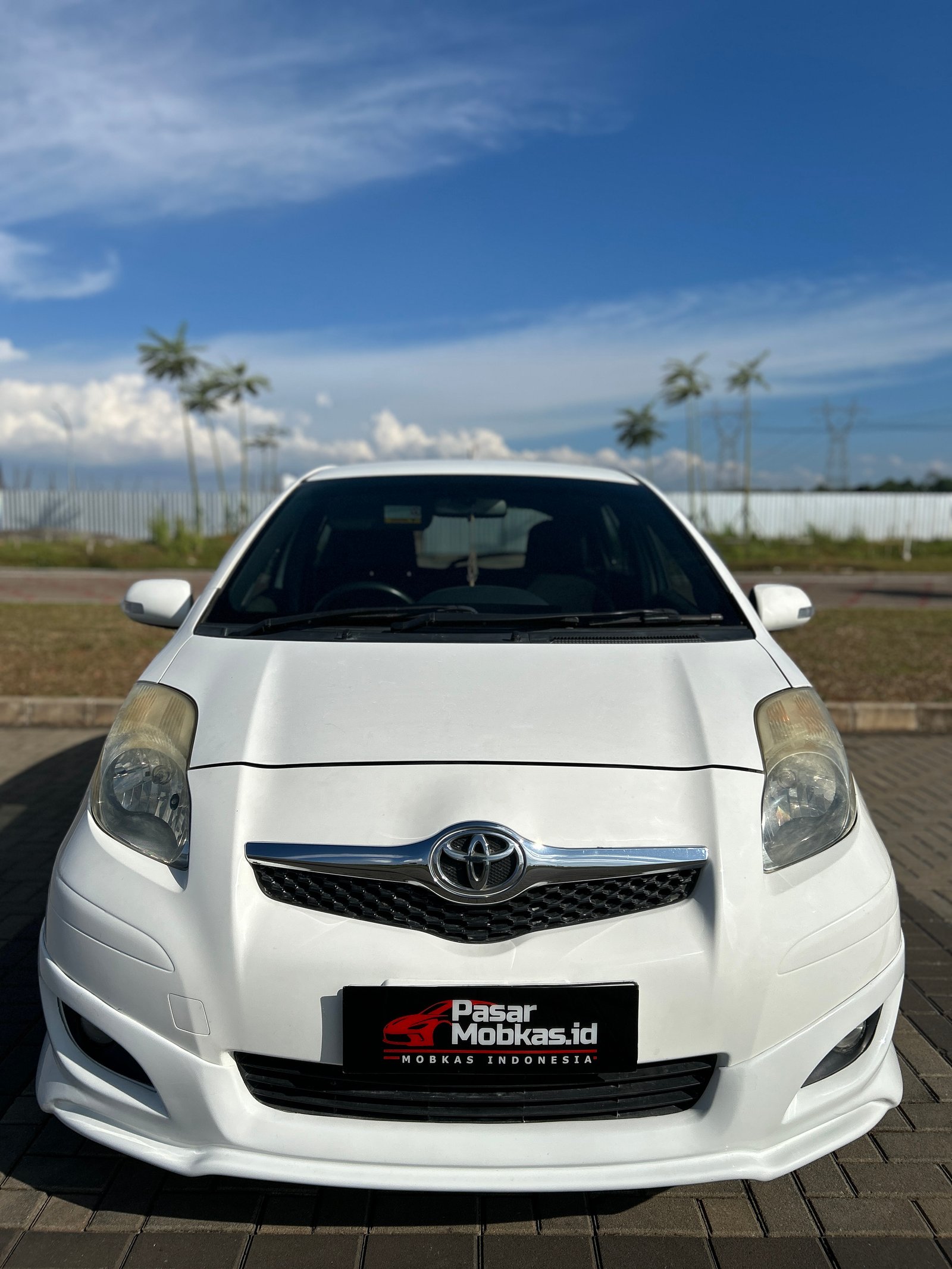 TOYOTA YARIS S